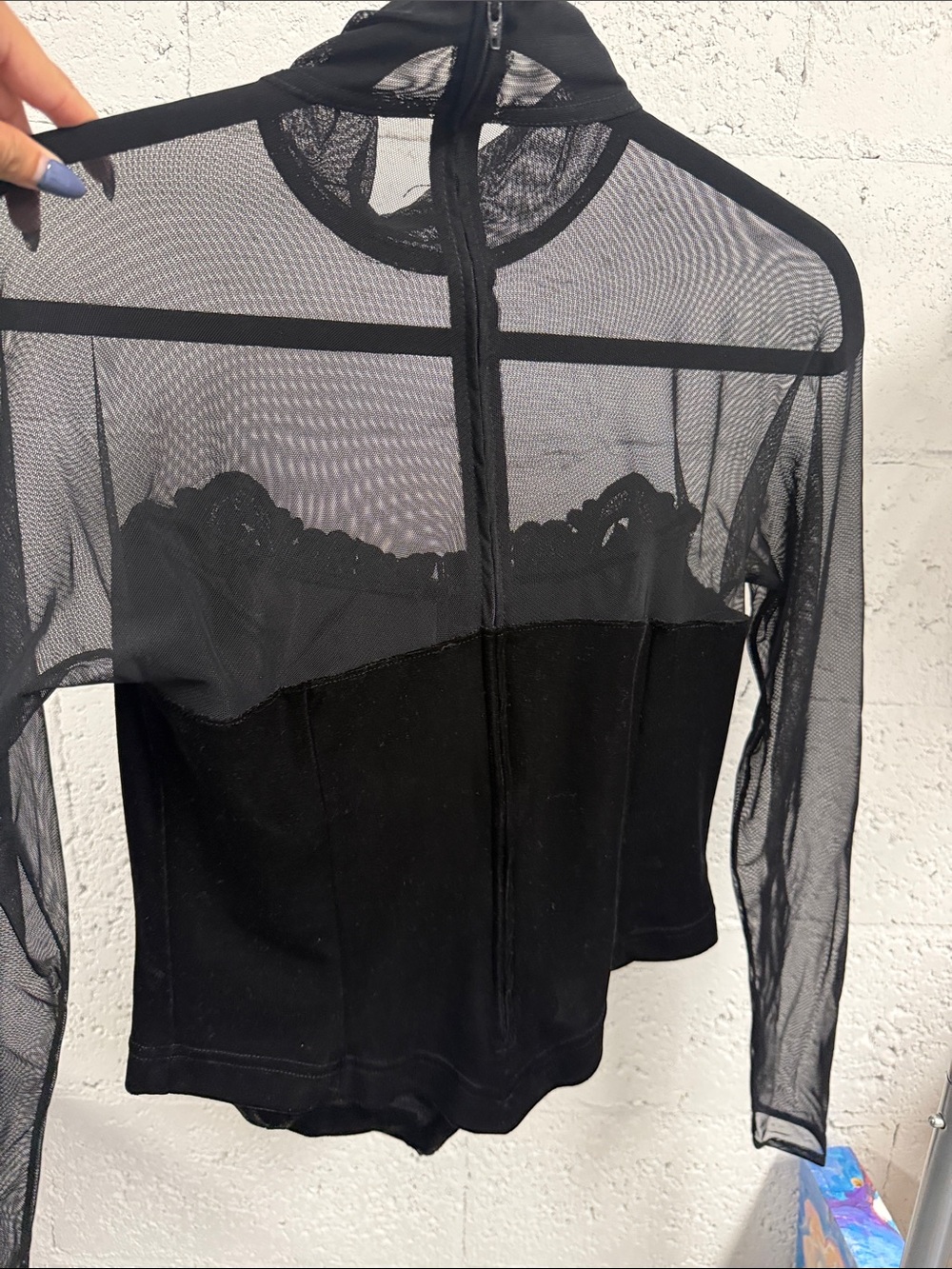 Black Mesh Long-Sleeve Appliqué Women's Top CACHE Size Medium Like New - Picture 4 of 5